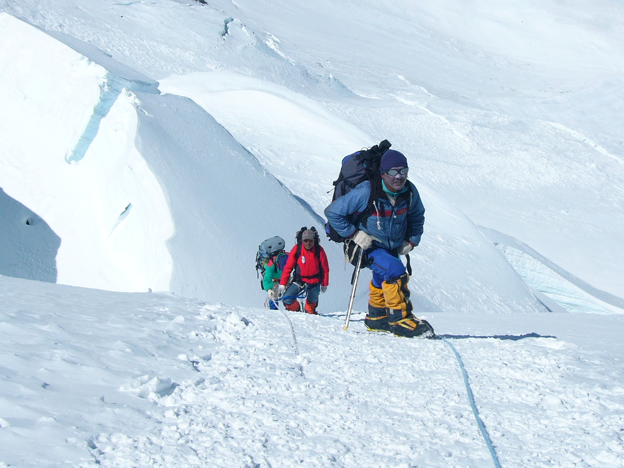 Everest Aufstieg zum Nordsattel (Tibet) - Bergsteiger auf knapp 7000m Höhe